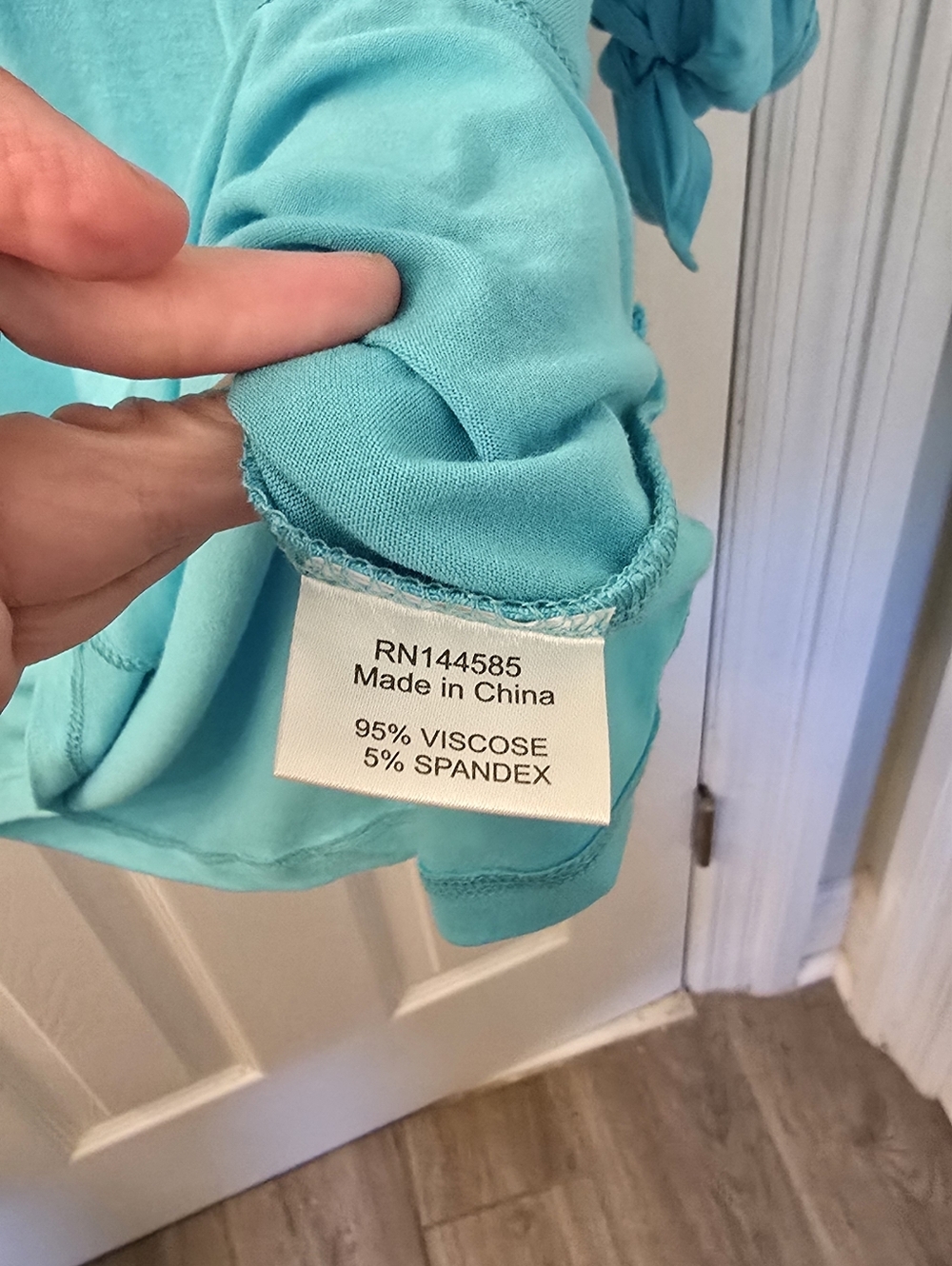 NWT Batwing Turquoise V-Neck Tie-Sleeve Womens Top - L/XL (310) - Picture 5 of 7